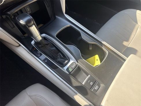 Used 2018 Honda Accord Touring image 20