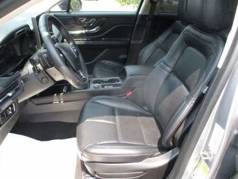 Used 2023 Lincoln Corsair Standard w/ Equipment Group 101A image 7