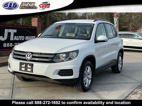 Used 2017 Volkswagen Tiguan S image 3