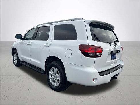 Used 2021 Toyota Sequoia SR5 w/ Premium Package AWD/4WD image 9