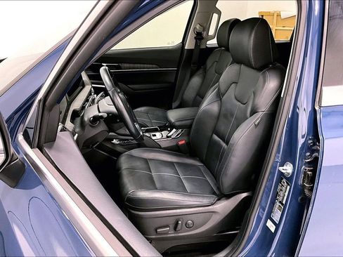 Used 2024 Kia Telluride EX w/ EX Captain's Chair Package FWD image 30