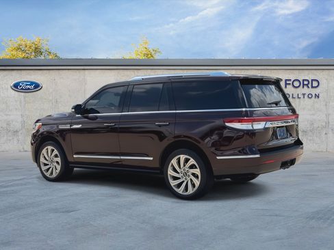 Used 2024 Lincoln Navigator Premiere AWD/4WD image 6
