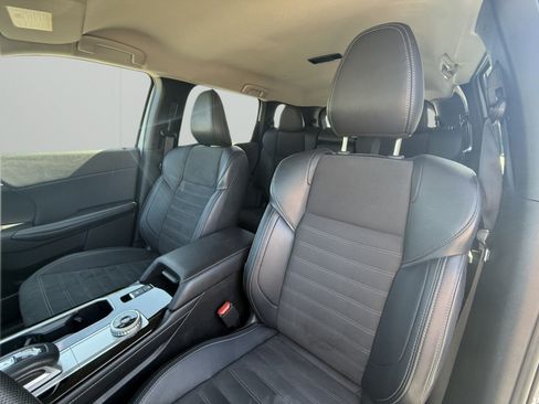 Used 2025 Mitsubishi Outlander SE FWD image 10