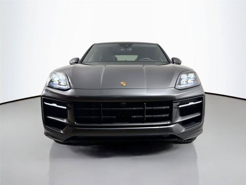 Used 2025 Porsche Cayenne Coupe AWD/4WD image 10
