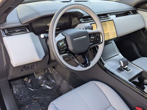 New 2026 Land Rover Range Rover Velar Dynamic SE image 3