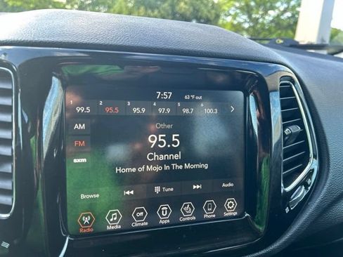 Used 2019 Jeep Compass Limited AWD/4WD image 23
