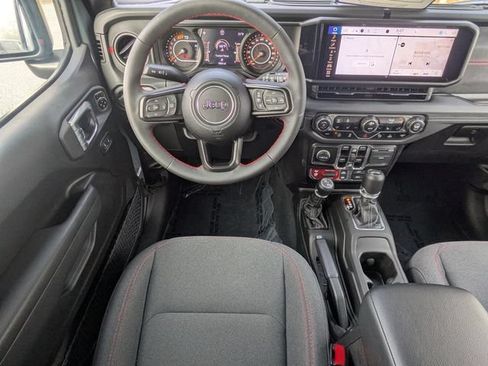 Used 2024 Jeep Wrangler Unlimited Rubicon w/ Technology Group AWD/4WD image 16