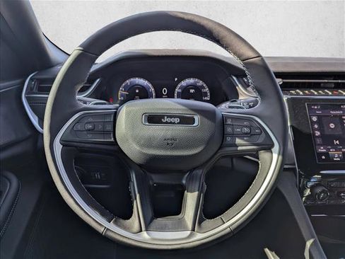 New 2025 Jeep Grand Cherokee Laredo X w/ Luxury Tech Group I image 15