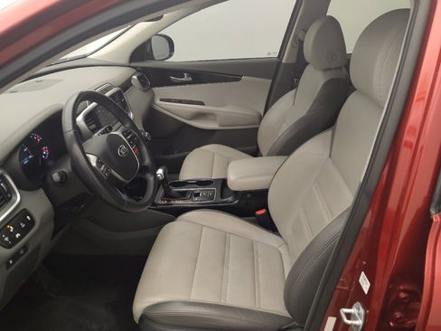Used 2019 Kia Sorento SX image 17