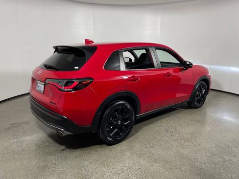 Used 2024 Honda HR-V Sport image 3