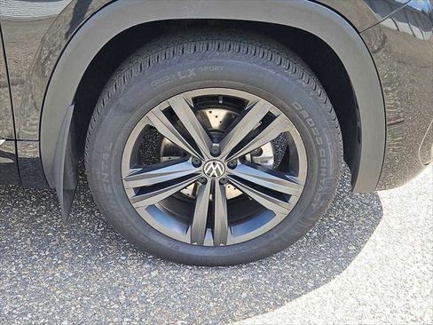Used 2022 Volkswagen Atlas Cross Sport SEL R-Line AWD/4WD image 9