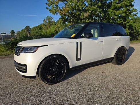 Used 2024 Land Rover Range Rover SE AWD/4WD image 1
