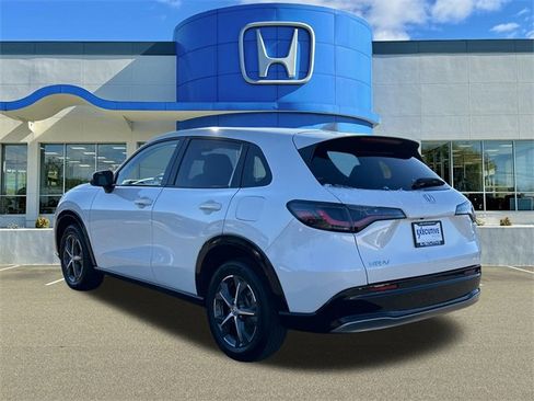 Used 2023 Honda HR-V EX-L image 4
