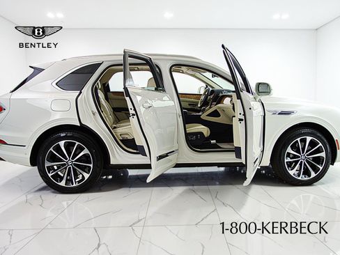 Certified 2023 Bentley Bentayga AWD/4WD image 14