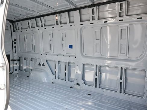 Used 2025 Mercedes-Benz Sprinter 2500 image 19