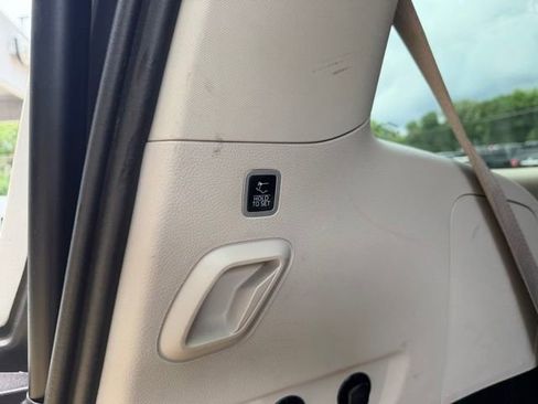 Used 2024 Jeep Wagoneer Series II w/ Flexible Seating Group RWD image 21
