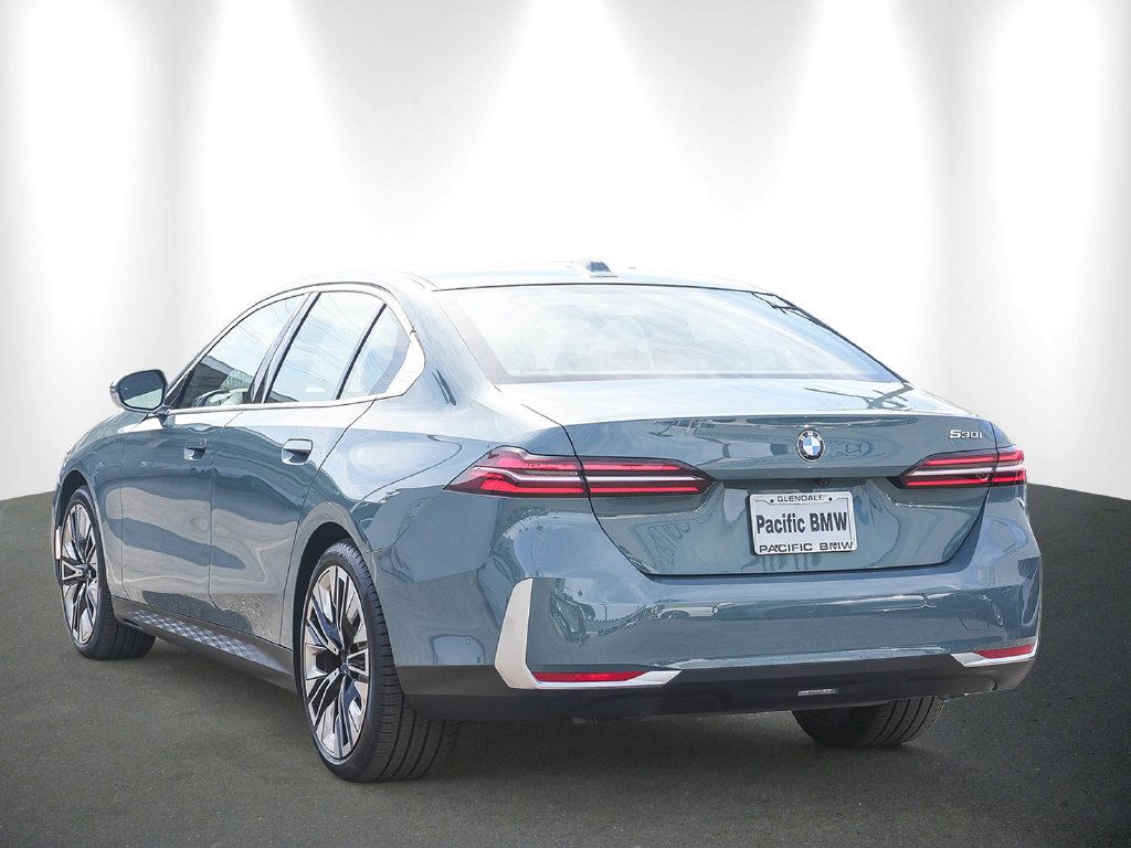 Used 2026 BMW 530i RWD image 4