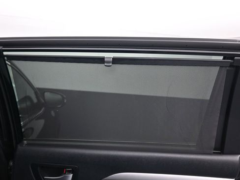 Used 2019 Toyota Highlander XLE image 47