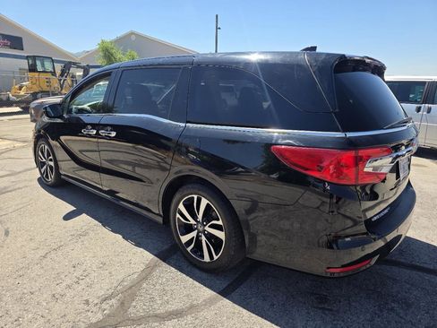 Used 2018 Honda Odyssey Elite image 3