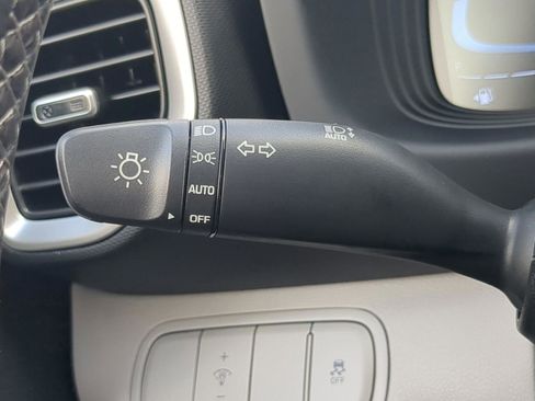New 2026 Hyundai Venue SEL FWD image 25