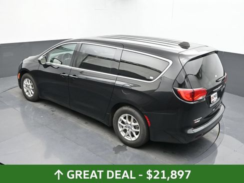 Used 2023 Chrysler Voyager LX FWD image 44