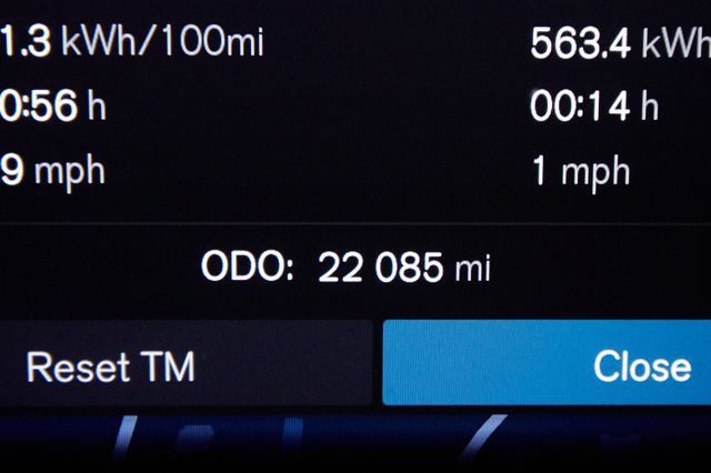 Certified 2023 Volvo C40 P8 Recharge Plus w/ Climate Package AWD/4WD image 5