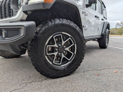 Used 2024 Jeep Wrangler Unlimited Rubicon w/ Convenience Group image 32