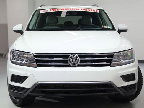 Used 2021 Volkswagen Tiguan SE w/ Panoramic Sunroof Package AWD/4WD image 8