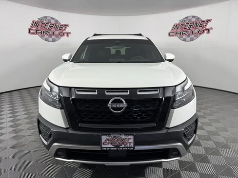 Used 2025 Nissan Pathfinder Rock Creek AWD/4WD image 2