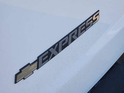 Used 2025 Chevrolet Express 3500 LT w/ LT Preferred Equipment Group RWD image 9