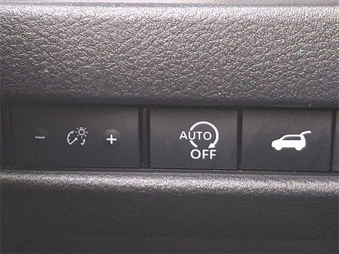 Used 2024 Nissan Rogue SV image 24