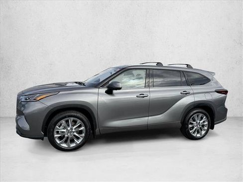 Certified 2026 Toyota Highlander Limited image 4