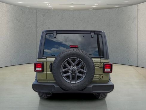 Used 2025 Jeep Wrangler Sport AWD/4WD image 5