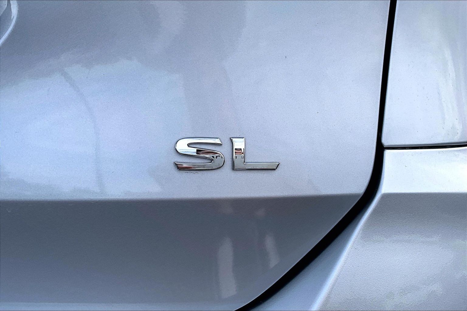 Used 2019 Nissan Rogue SL FWD image 19