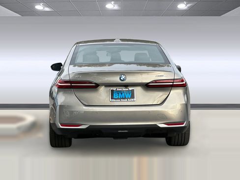 Used 2026 BMW i5 eDrive40 RWD image 9