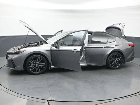 Used 2025 Toyota Camry LE image 45