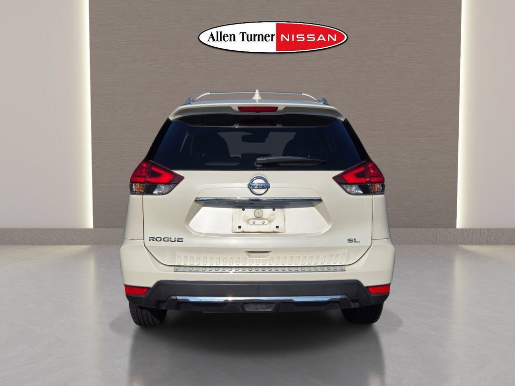 Used 2017 Nissan Rogue SL FWD image 9
