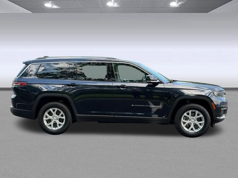 Used 2023 Jeep Grand Cherokee L Limited AWD/4WD image 7