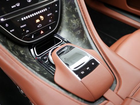 Used 2019 Aston Martin DBS Superleggera RWD image 41