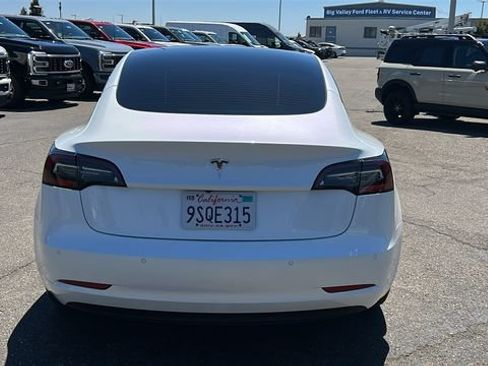 Used 2022 Tesla Model 3 RWD image 3