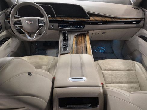 Certified 2022 Cadillac Escalade ESV Premium Luxury Platinum w/ LPO, Radiant Package AWD/4WD image 6
