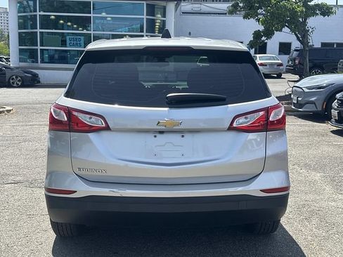Used 2020 Chevrolet Equinox LS FWD image 3