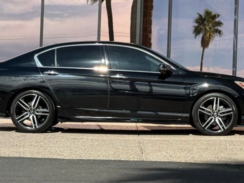 Used 2016 Honda Accord Touring image 15