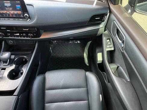 Used 2021 Nissan Rogue SV w/ Premium Package FWD image 15