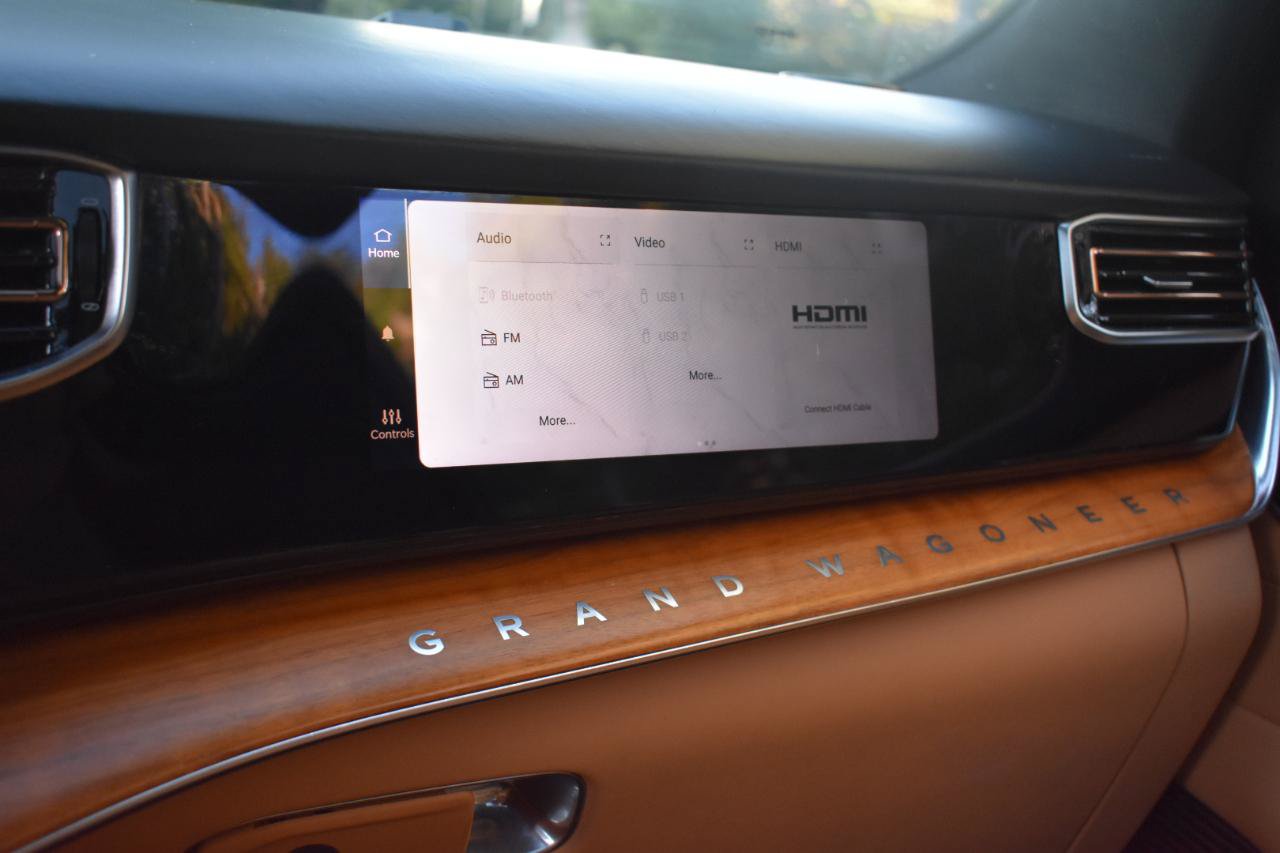 Used 2023 Jeep Grand Wagoneer L Series III w/ Rear Seat Video Group 1 AWD/4WD image 66