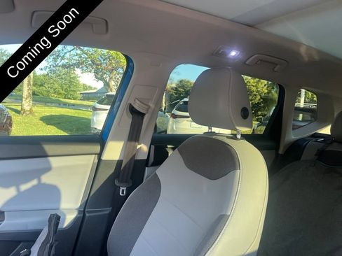 Used 2022 Volkswagen Taos SE FWD image 13