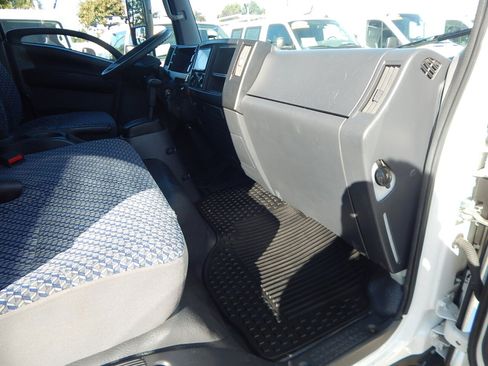 Used 2023 Isuzu NPR image 20