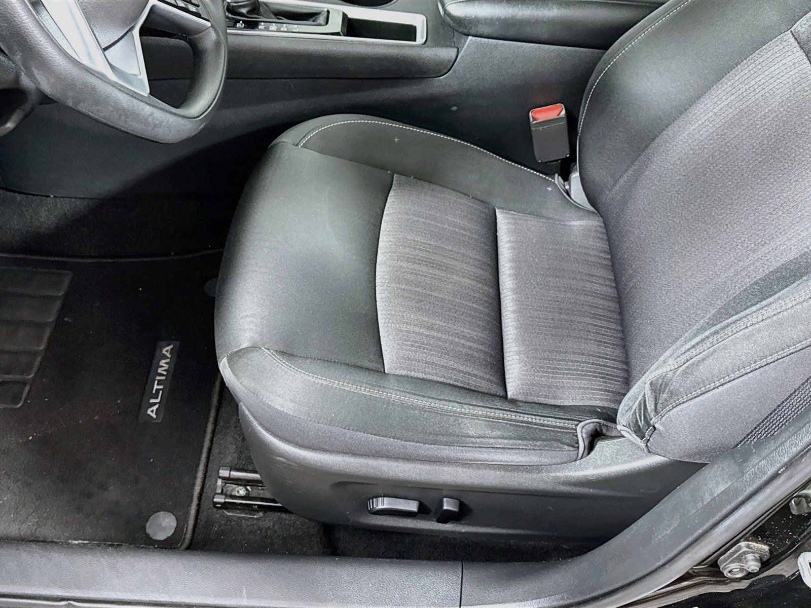 Used 2019 Nissan Altima 2.5 S FWD image 16