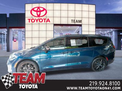 Used 2025 Chrysler Pacifica Limited