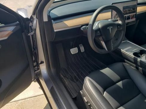 Used 2024 Tesla Model Y Performance AWD/4WD image 12
